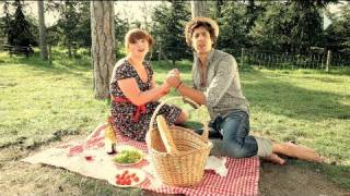 Max Boublil et Luce  Moyen Moyenne [upl. by Naivat]