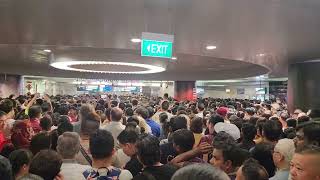 Huat Too crowded in Bayfront MRT  Marina Bay Sands after Dragon Drone show [upl. by Kaltman808]