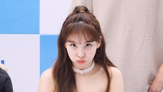 190612 싸인중인 트와이스 나연 직캠 TWICE NAYEON fansign event fancam  코엑스 포카리스웨트 팬사인회 by Spinel [upl. by Abibah]