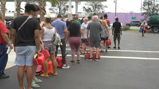 Ouragan Milton en Floride les habitants en quête de carburant  AFP [upl. by Eenet3]