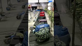 Airport Baggage conveyor beltबेल्ट पर समान कैसे आता हैshorts airport trending travel reels [upl. by Digirb]