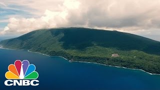 SolarCity Powers A Remote Pacific Island Using Solar Power  Tech Bet  CNBC [upl. by Dutch763]