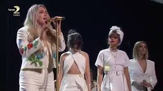 Kesha Performs Praying at Grammy 2018 [upl. by Ecirtaemed]