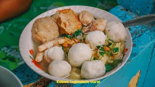 HIDDEN GEM GARUT BAKSO ACI ISI DAGING CUMA 5000 BAKSO ACI BMW KULINER LEGENDARIS GARUT 1972 [upl. by Anauj]