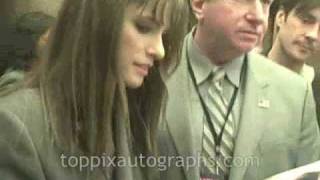 Amanda Peet  Signing Autographs at The Late Night with Jimmie Fallon [upl. by Hoisch]