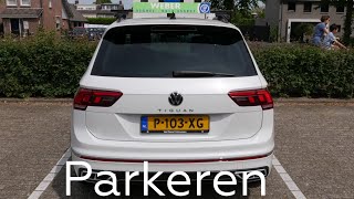 VOORUIT IN EEN PARKEERVAK PARKEREN [upl. by Mode22]