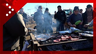 Melegnano convivialità al presidio degli agricoltori [upl. by Kalfas885]