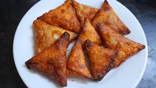 சுட சுட வெங்காய சமோசா கிறிஸ்பியா இப்படி செய்யுங்க Samosa Recipe in Tamil [upl. by Arihsan]