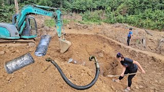 The excavator broke its rod and exploded its oil line while the orphan boy was digging the pond [upl. by Eiramlatsyrc925]