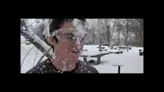 Schneeball in Slow Motion ins Gesicht [upl. by Mccully]