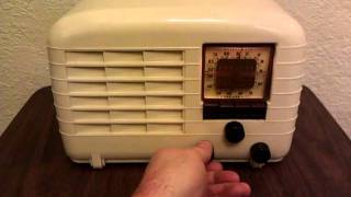 1940 GE General Electric H620 tabletop tube radio [upl. by Naujet]