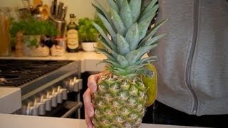 Zo test je of een ananas rijp is [upl. by Itsym]