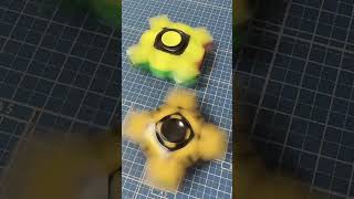 Double hand spin rubiks rubikscube handspinner satisfying amazingtoys shorts [upl. by Ackler]