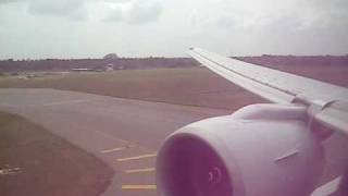 Singapore Airlines Boeing 777200  Landing at Colombo Bandaranaike International Airport [upl. by Hennebery298]