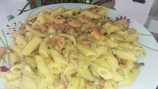 مقرونة الصلصة البيضاء و بالجمبري بطريقة سهلة و سريعةpasta ai gamberetti e funghi salsa bianca [upl. by Allekim817]