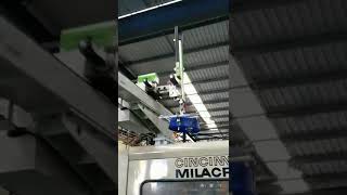 Thinkway 3 axis full servo traverse robot for Milacron injection molding machine [upl. by Ekusoyr315]