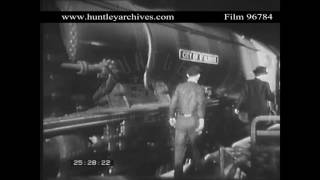 Euston station and Euston Arch Locomotive 4872 1940s Archive film 96784 [upl. by Zurn]