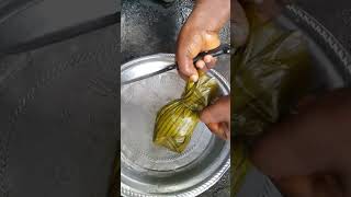 Comment éplucher une banane plantain avec le couteau pour preparer le koki au cameroun shorts [upl. by Durwyn769]