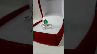 Hermoso anillo con esmeralda jewelry emerald esmeraldas muzo joyeria corazon heart ring fyp [upl. by Annawaj19]