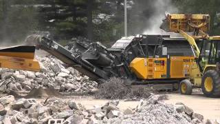 Rubble Master RM70GO Crushing Concrete [upl. by Gretna]