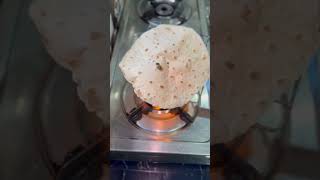 Kon Kon jhagre me ayesa bolta hay 🤣 roti food breakfast shots youtubeshorts viralvideo [upl. by Crim101]