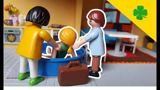 Playmobil Familie Gutglück  Hausgeburt von Lars und die erste Zeit mit Baby [upl. by Jeane918]