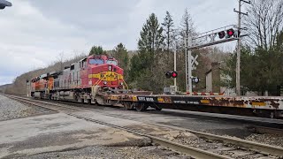 BNSF Warbonnet on CSX empty flat train [upl. by Ahsocin]