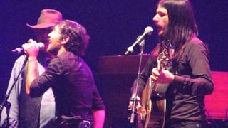 Avett Brothers  Goodnight Sweetheart Goodnight NYE 2013 [upl. by Quinta]