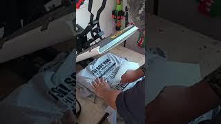 Planchando diseños en dos bajadas de plancha viniltextil serigrafia dtf [upl. by Yllus115]