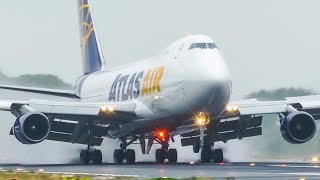 VERY HARD BOEING 747 LANDING on a wet runway [upl. by Oiramrej]