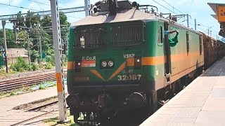 Kachaguda  puducherry express departs from Egmore station with long honking 📯 🚂 [upl. by Cassandry618]