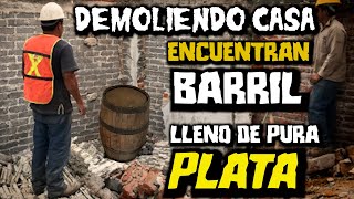 NADIE QUERÍA COMPRAR ESTA CASA Y SALIÓ UN BARRIL LLENO DE PLATA AL DEMOLERLA TODO UN TESORO [upl. by Einahpets]