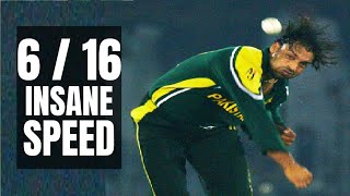 Incredible Shoaib Akhtars Best Fast Bowling  6 Wickets Super Spell  Pakistan vs New Zealand [upl. by Adnahsam149]