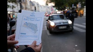 Paris Caradisiac a testé la Zone à trafic limité [upl. by Riebling148]