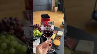 Ik drink alleen wijn op dagen die beginnen met een “D” 🍷🤭 [upl. by Eleik292]