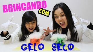 BRINCANDO COM GELO SECO [upl. by Ddat]