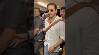 SRK Gauri Khan amp Suhana Khan clicked at Farah Khans Mother Prayers [upl. by Nitsua]