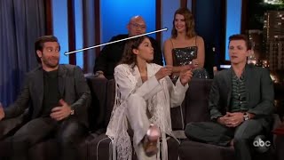 What is between Jake Gyllenhaal and Cobie smulders during the jimmy kimmel show [upl. by Acirtap]