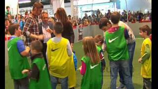 Fabregas Fontàs y Thiago en el Salón de la Infáncia [upl. by Leahcimdivad]