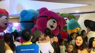 Mascot showdownSMCityCebu3DaySale [upl. by Airamahs350]