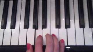 How to play  Bring me to life  Evanescence  on piano  pianolesson  gratismuziekschool [upl. by Portuna]