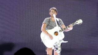 Dixie Chicks  Mississippi Bob Dylan cover  Live  O2 London HD DCX MMXVI World Tour 01052016 [upl. by Ellehcem]