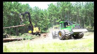 Something is tore up on the John Deere 853M Track Feller Buncher [upl. by Katsuyama]