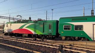 Arriva la FRECCIA OROBICA alla stazione di Bologna Centrale [upl. by Gottuard]