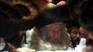 Tosher Rabbi shalosh suedda Torah moitsa Shabbos shira 2009 [upl. by Ainoloppa]