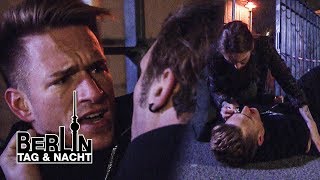 Leon verprügelt André 👊😡💥 1958  Berlin  Tag amp Nacht [upl. by Leidgam]