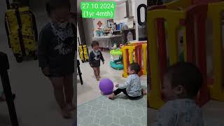 27102024  The twins playing balloon 1yr 4mths [upl. by Jennie]