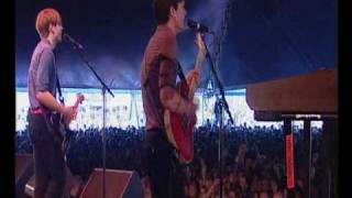 Franz Ferdinand  Jacqueline LIVE 2004 [upl. by Michaeu353]