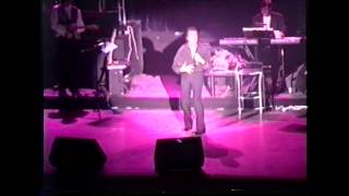 Engelbert Humperdinck live in Holland [upl. by Nnairol10]