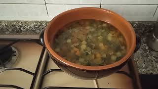 Minestrone di verdure pronto [upl. by Irtemed]